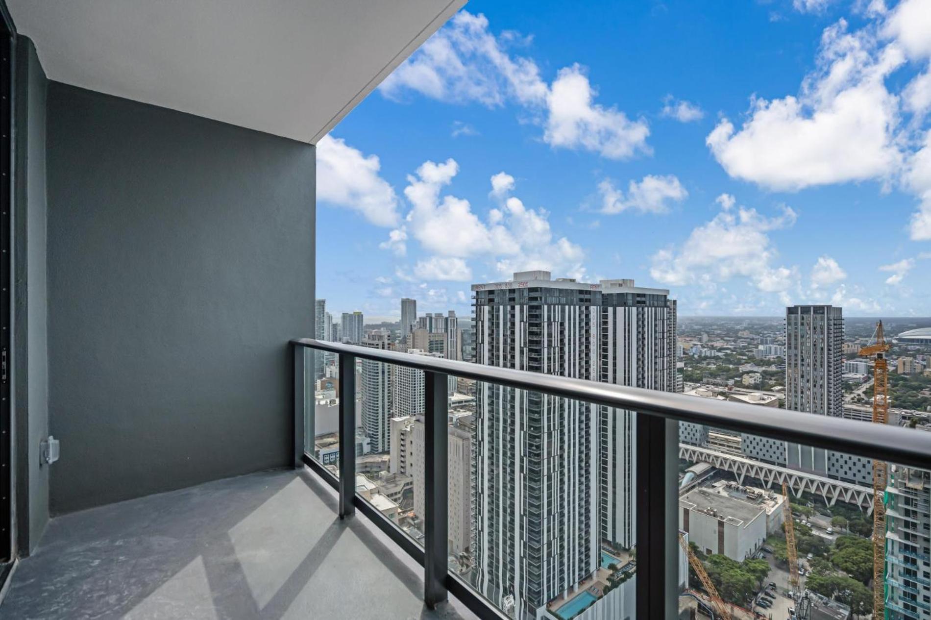 Modern 1Br Apartment With Breathtaking Views Heart Of Downtown Майами Экстерьер фото